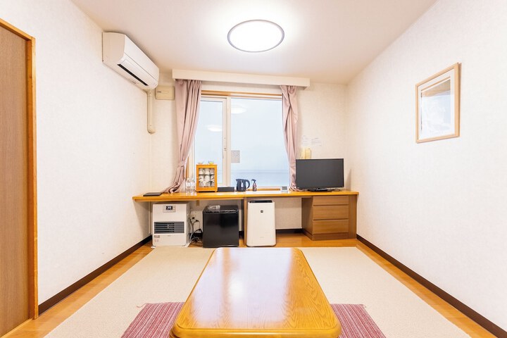 Room 12 of 62