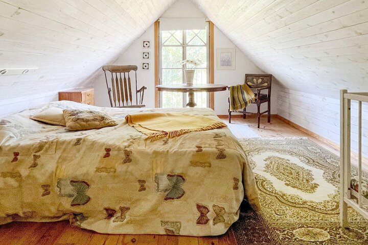 Room 3 of 33