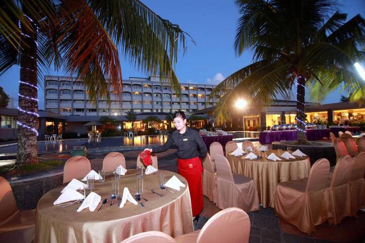 Dining Photos