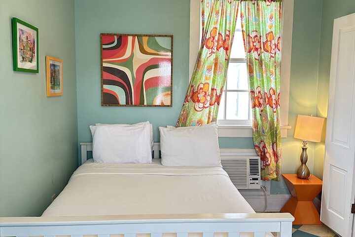 Room 37 of 102
