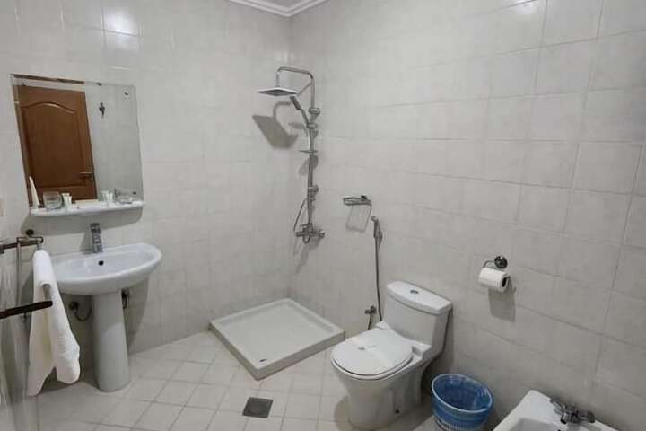 Room 16 of 24
