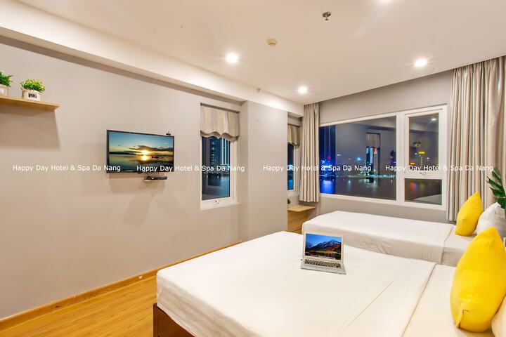 Room 12 of 82