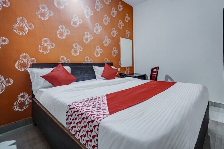 Room 10 of 15