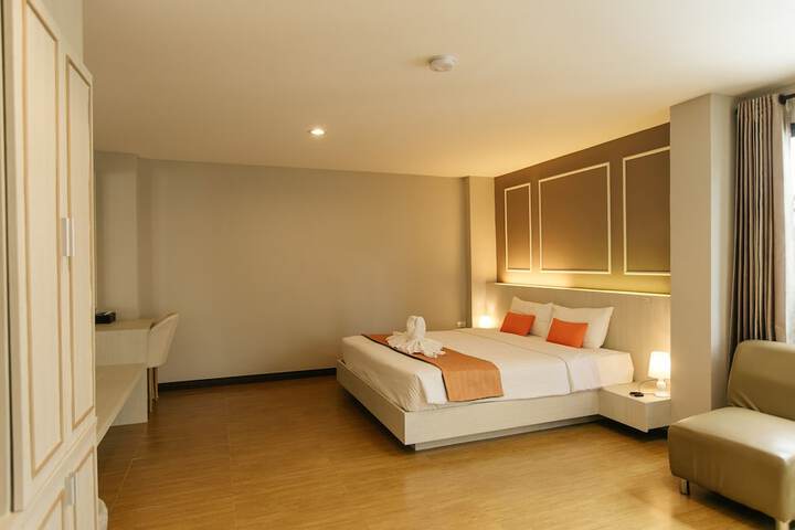Room 32 of 174