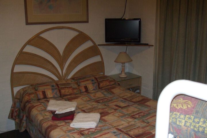 Room 4 of 33