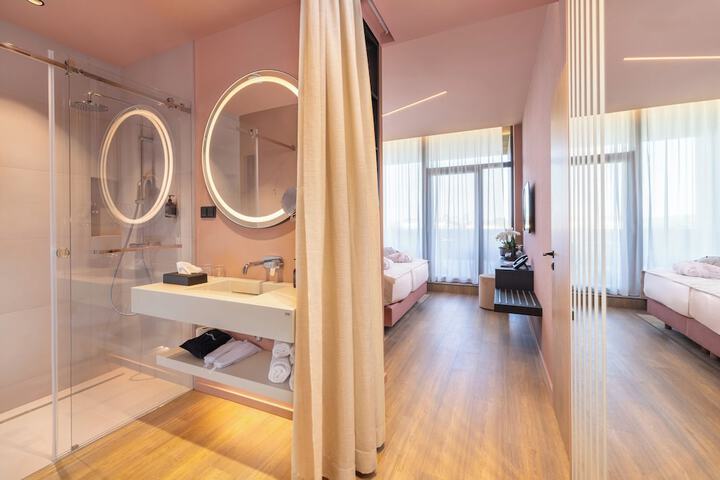 Room 14 of 44