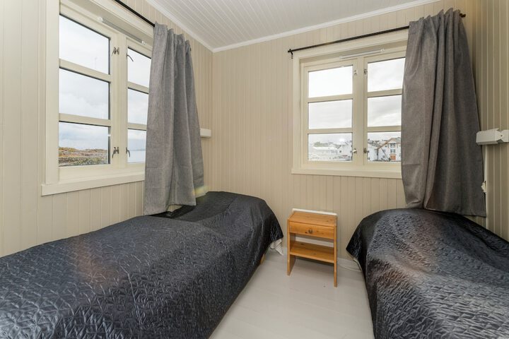 Room 2 of 22