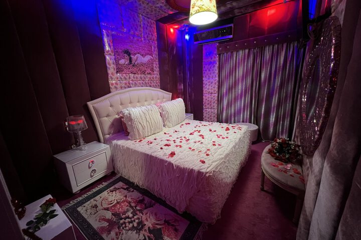 Room 13 of 96