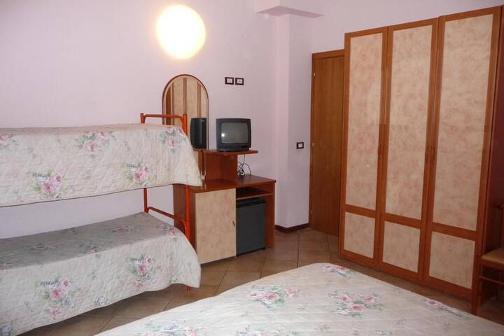 Room 13 of 43