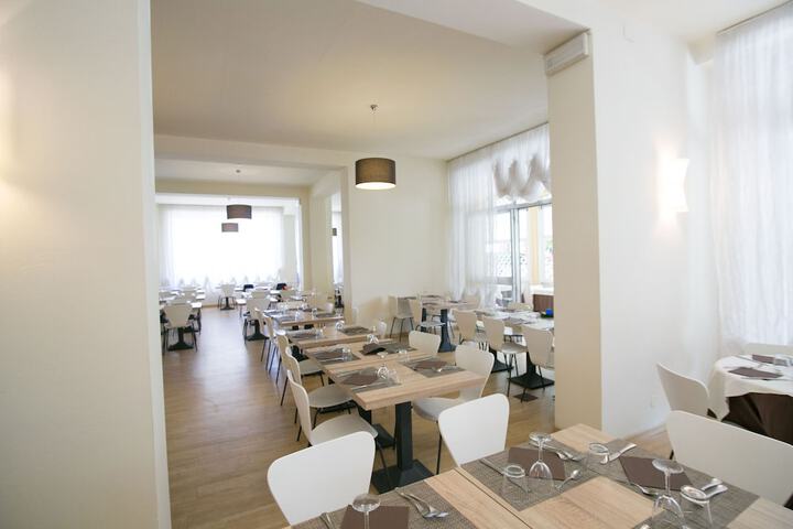 Dining Photos