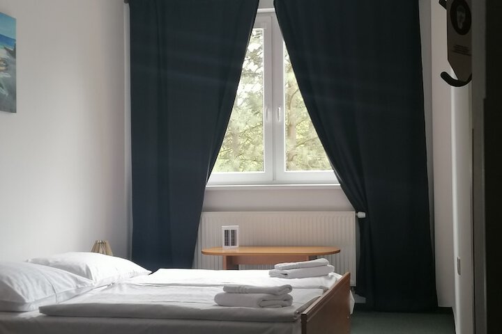 Room 25 of 106