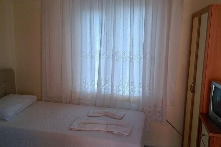 Room 3 of 21