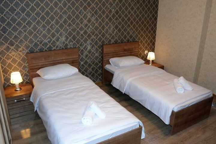 Room 3 of 32