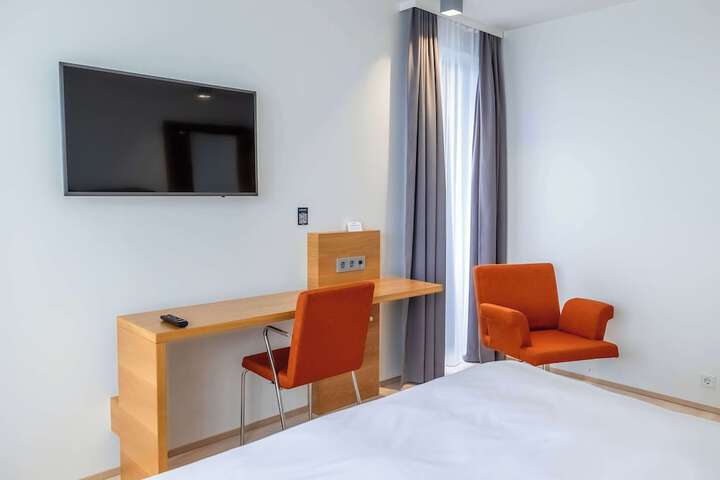 Room 30 of 54