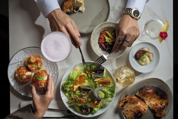Dining 49 of 75