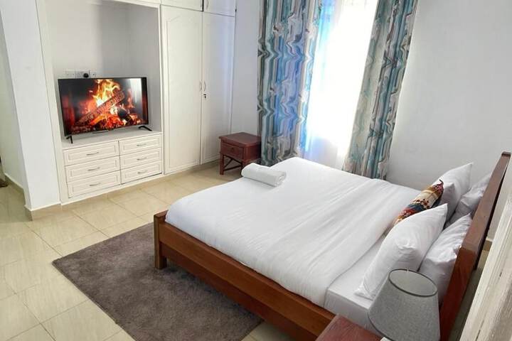 Room 3 of 27