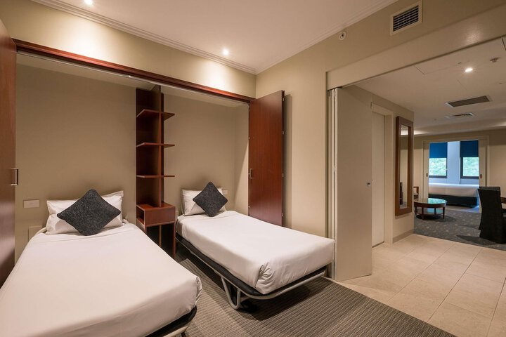 Room 35 of 66
