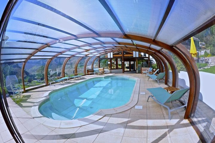 Pool Hotel