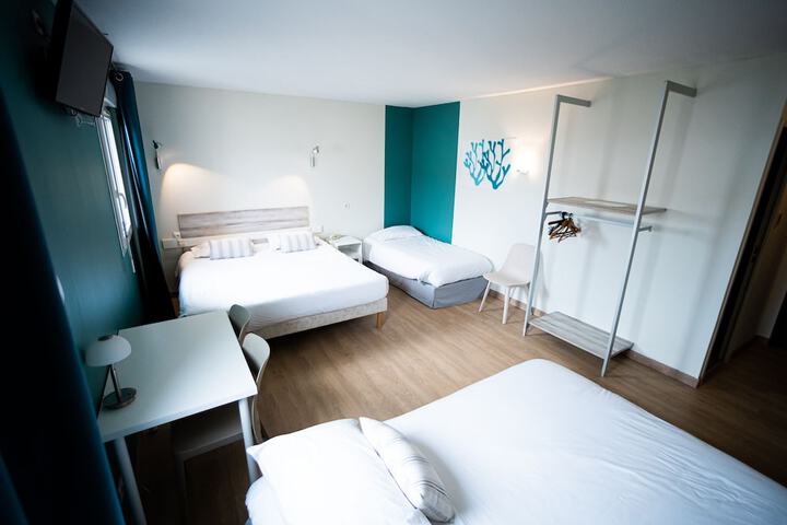 Room 15 of 48