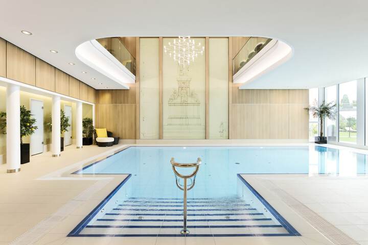 Pool Hotel
