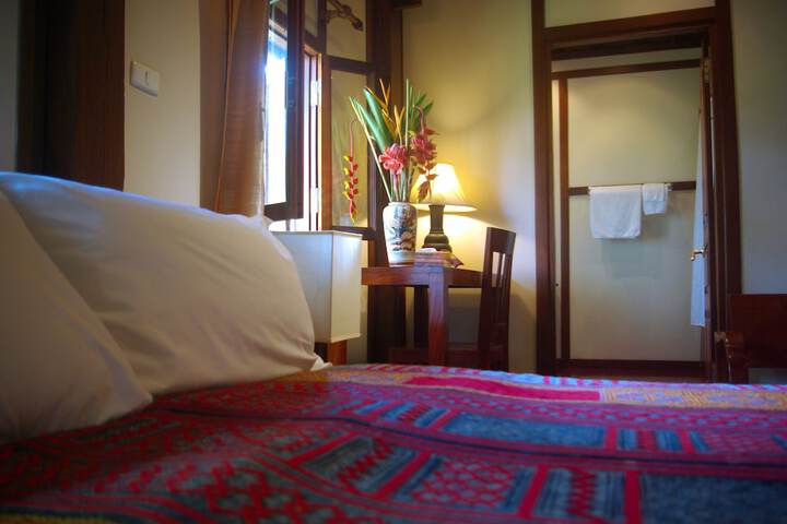 Room 4 of 108