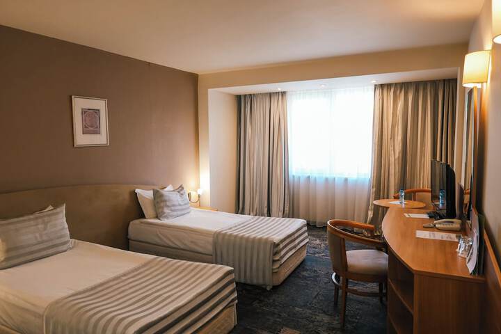Room 15 of 64