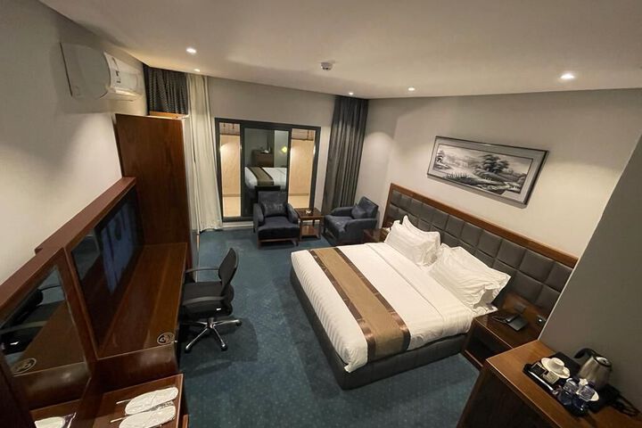 Room 21 of 25