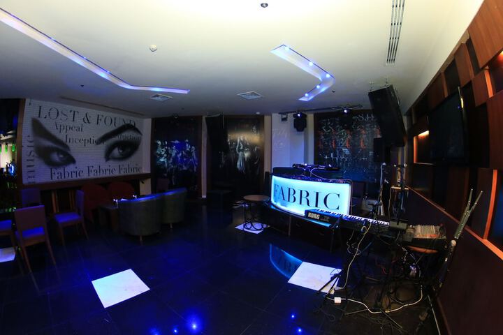 Lounge 65 of 69