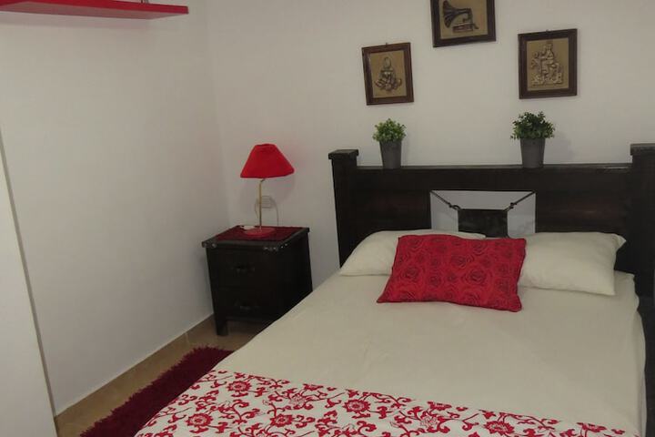 Room 4 of 25