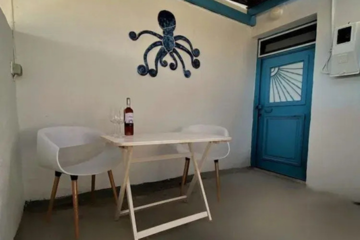 Room 10 of 20