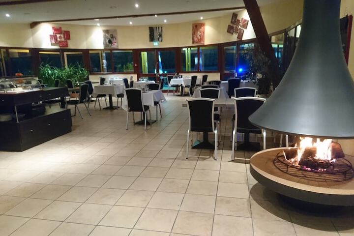 Dining 20 of 31