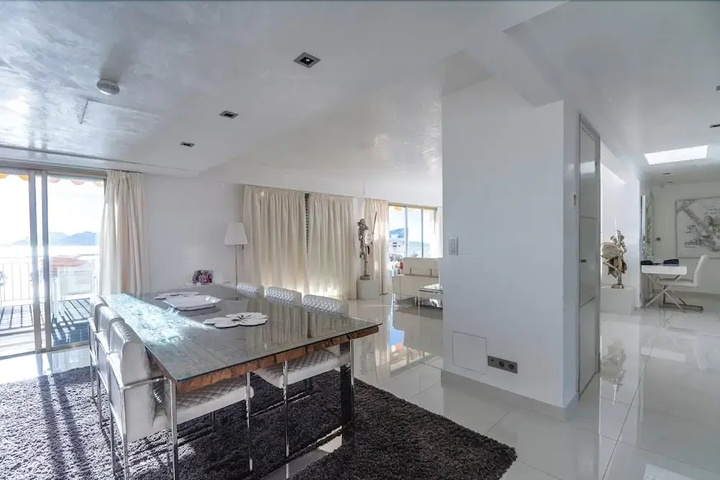 Room 2 of 12