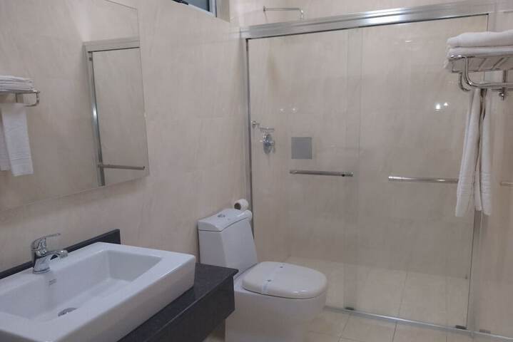Room 4 of 9