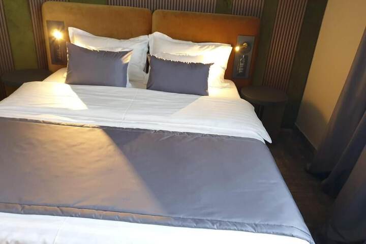 Room 30 of 120