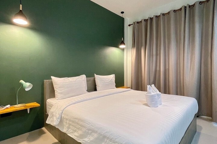 Room 5 of 15