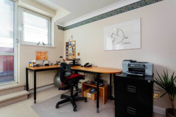 Room 13 of 16