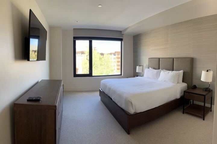 Room 2 of 24