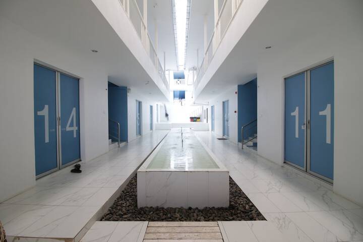 Ballroom/Hall 22 of 28
