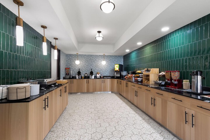 Breakfast/Coffee Service 45 of 53