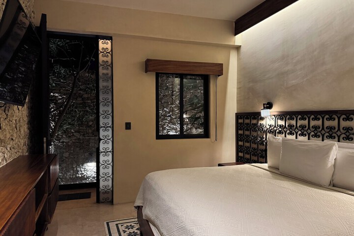 Room 95 of 160