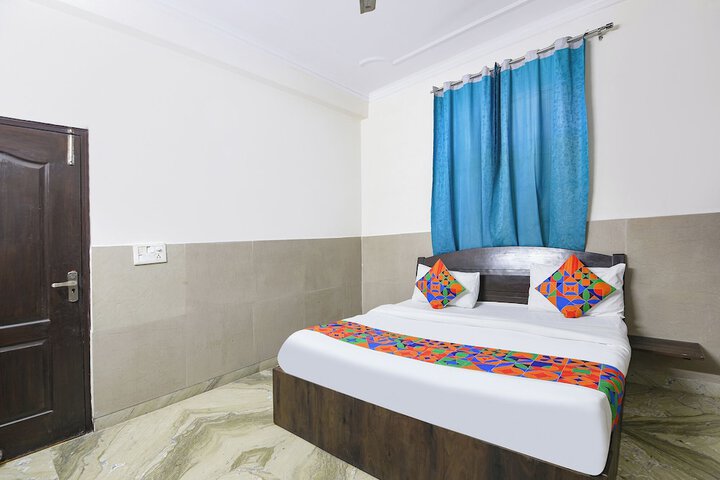 Room 10 of 29
