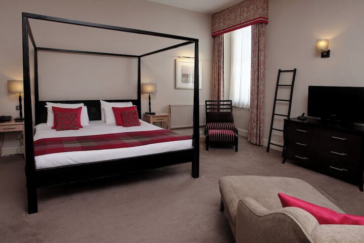 Room 16 of 71