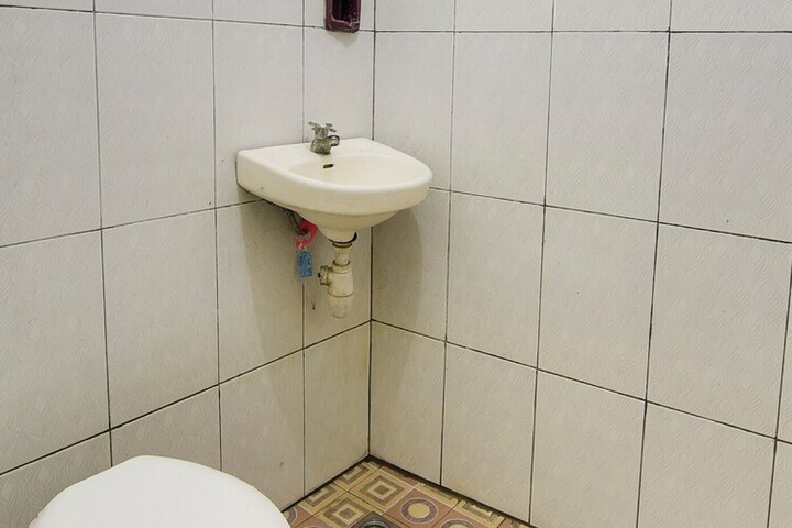 Room 15 of 15