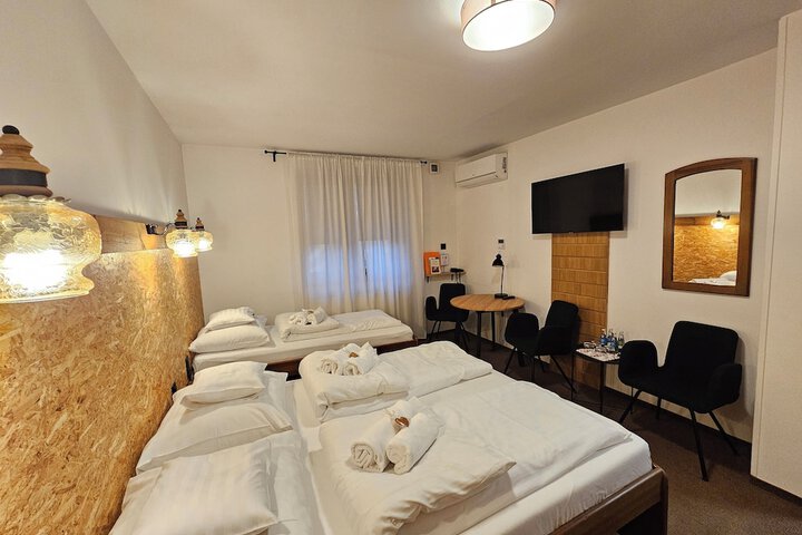 Room 28 of 73