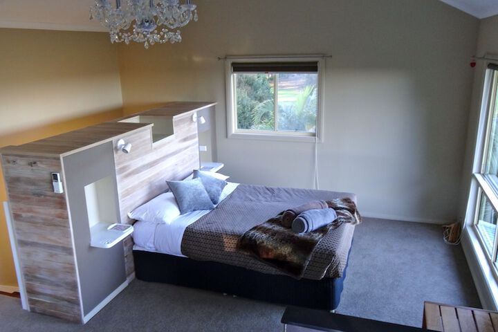 Room 2 of 37