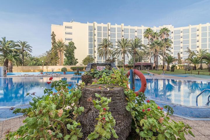 Pool Hotel