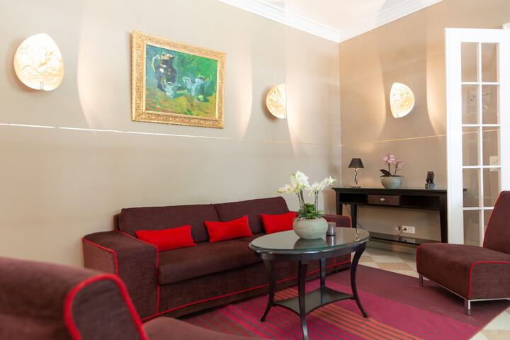 Lounge 69 of 97