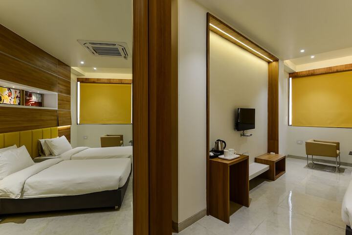 Room 27 of 85