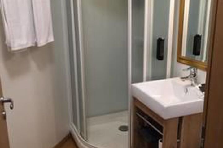 Room 5 of 49