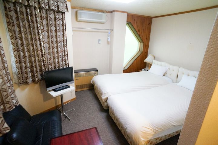 Room 21 of 66